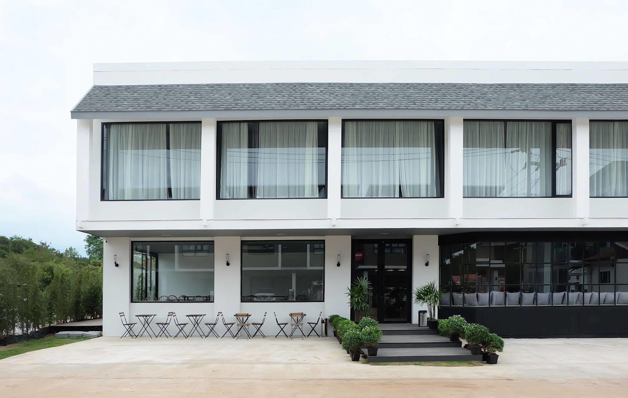 Srianunt Boutique Hotel Buriram Exterior foto